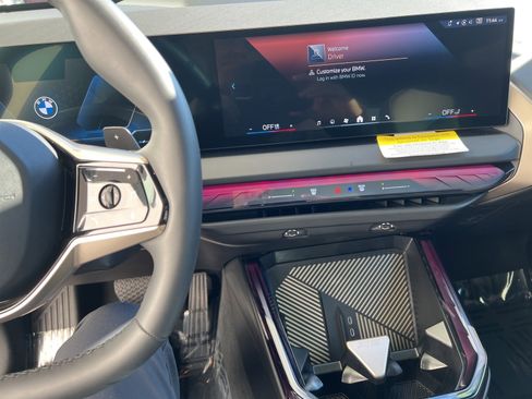 Used 2025 BMW X3 xDrive30i w/ M Sport Package image 12