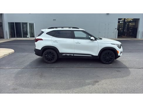 Used 2023 Kia Seltos Nightfall Edition AWD/4WD image 6