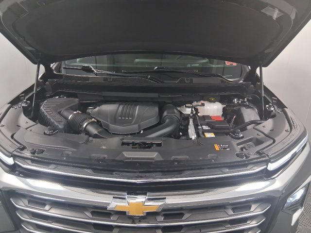 Used 2025 Chevrolet Traverse LT AWD/4WD image 7