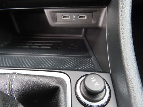 Used 2025 Volkswagen Jetta SE FWD image 9
