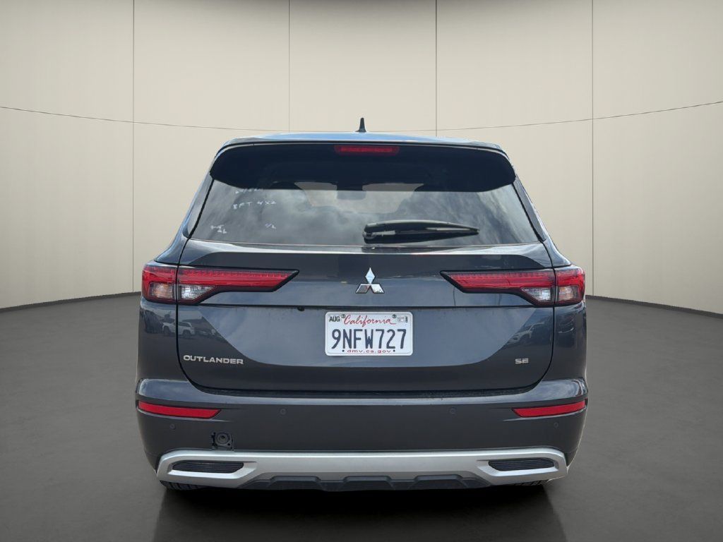 Used 2024 Mitsubishi Outlander SE FWD image 6
