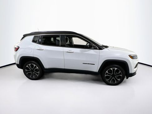 Used 2022 Jeep Compass Limited image 4