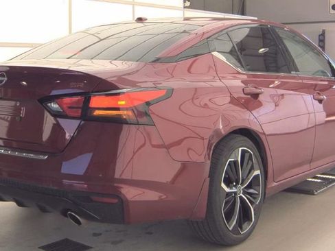 Used 2023 Nissan Altima 2.5 SR w/ SR Premium Package FWD image 4