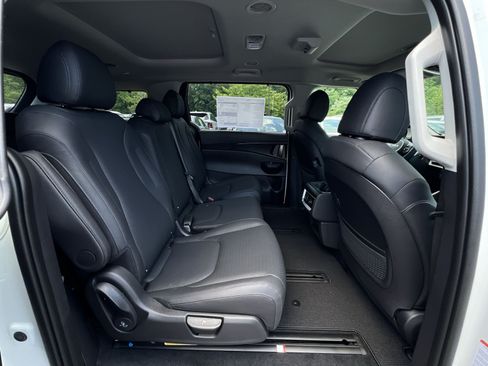 New 2026 Kia Carnival SX Prestige FWD image 33