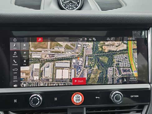 New 2025 Porsche Macan image 14