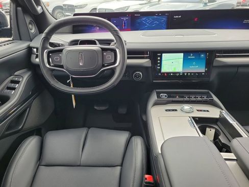 New 2026 Lincoln Navigator Reserve w/ Jet Appearance Package AWD/4WD image 12