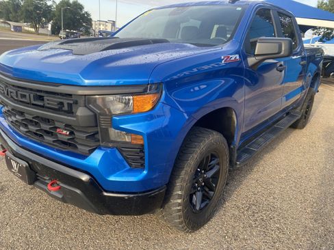 Used 2022 Chevrolet Silverado 1500 Custom Trail Boss AWD/4WD image 4