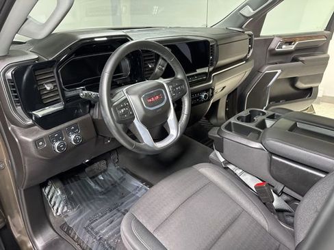 Used 2024 GMC Sierra 1500 Elevation image 10