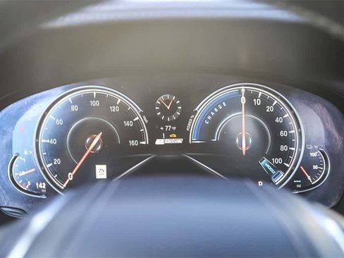 Used 2017 BMW 740e xDrive image 21