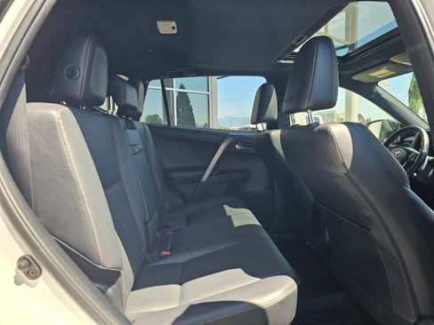 Used 2018 Toyota RAV4 SE w/ Advanced Technology Package AWD/4WD image 13
