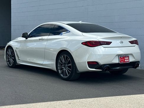 Used 2017 INFINITI Q60 Red Sport 400 image 7