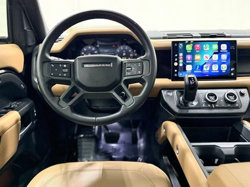Used 2025 Land Rover Defender 110 X-Dynamic SE AWD/4WD image 38