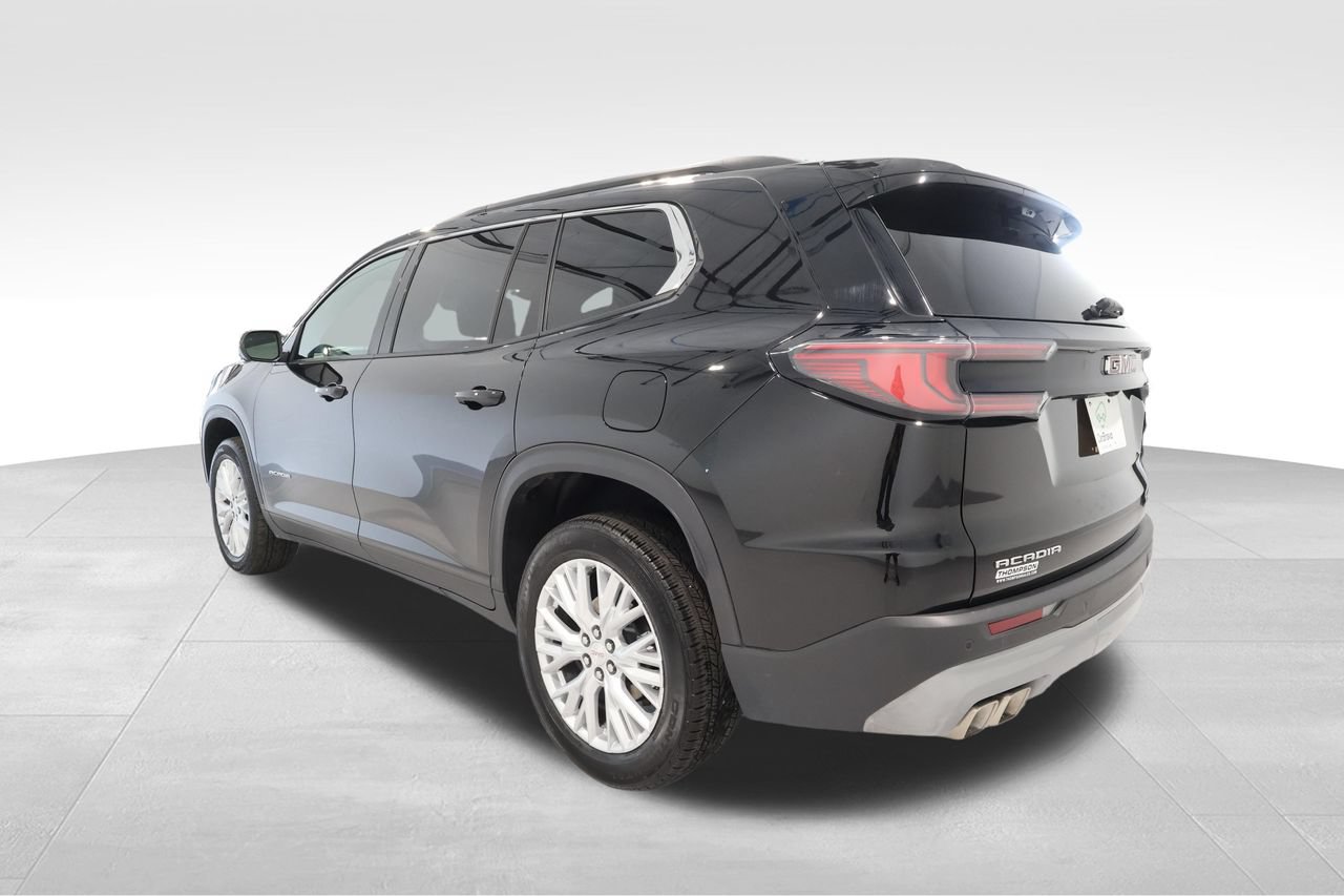Certified 2026 GMC Acadia Elevation w/ Elevation Premium Package FWD image 2