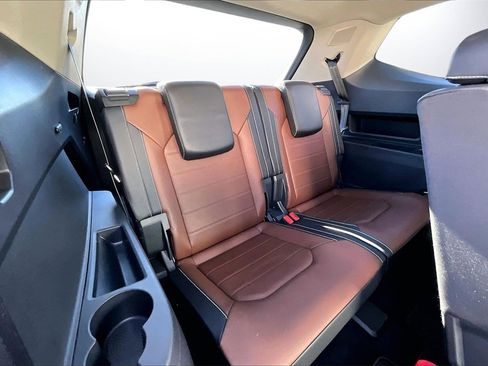 Used 2021 Volkswagen Atlas SEL Premium image 26