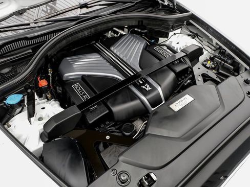 Used 2022 Rolls-Royce Cullinan Black Badge AWD/4WD image 46