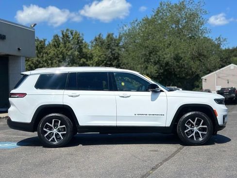 Used 2023 Jeep Grand Cherokee L Limited w/ Luxury Tech Group II AWD/4WD image 9