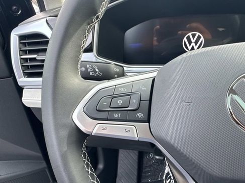 New 2025 Volkswagen Taos SE image 6