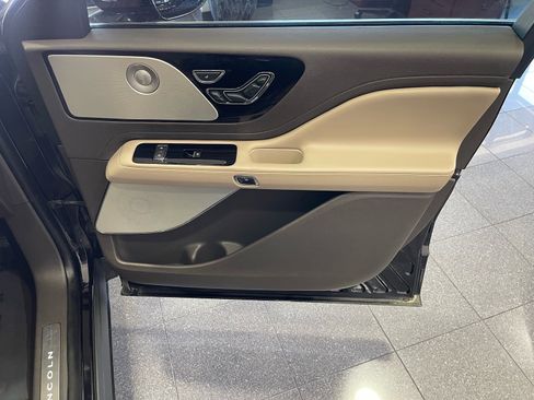 Used 2020 Lincoln Aviator Reserve w/ Equipment Group 202A AWD/4WD image 41