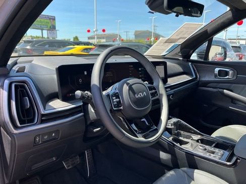 Certified 2024 Kia Sorento SX Prestige w/ Sage Leather Package AWD/4WD image 18