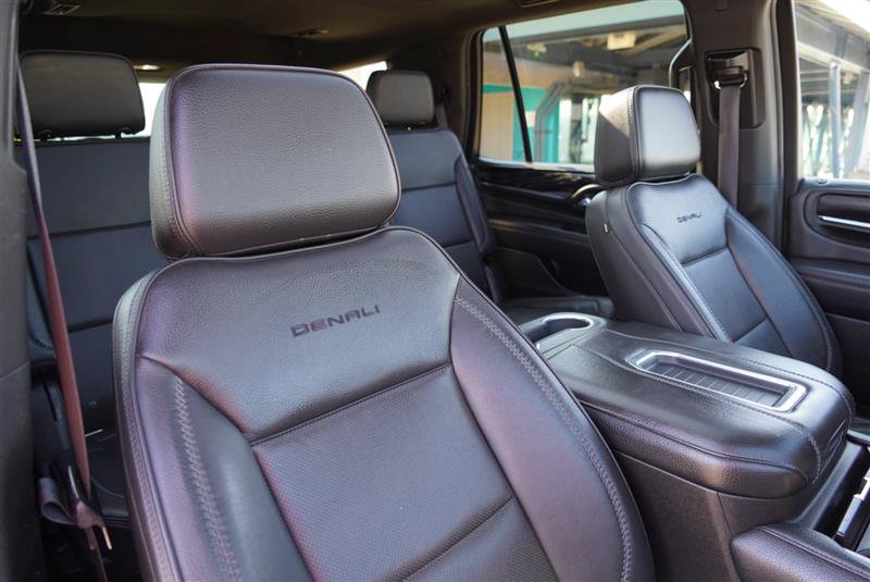 Used 2021 GMC Yukon Denali w/ Denali Premium Package AWD/4WD image 95