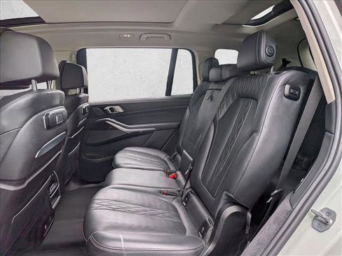 Used 2023 BMW X7 xDrive40i image 17