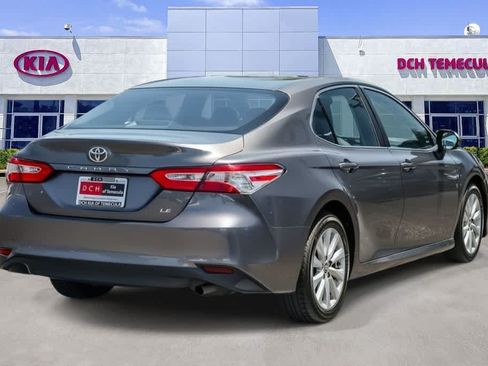Used 2018 Toyota Camry LE FWD image 4