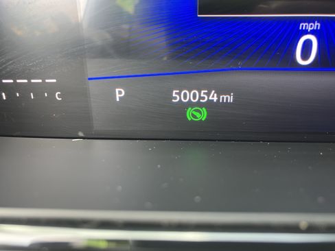 Used 2025 Volkswagen Taos SE FWD image 24