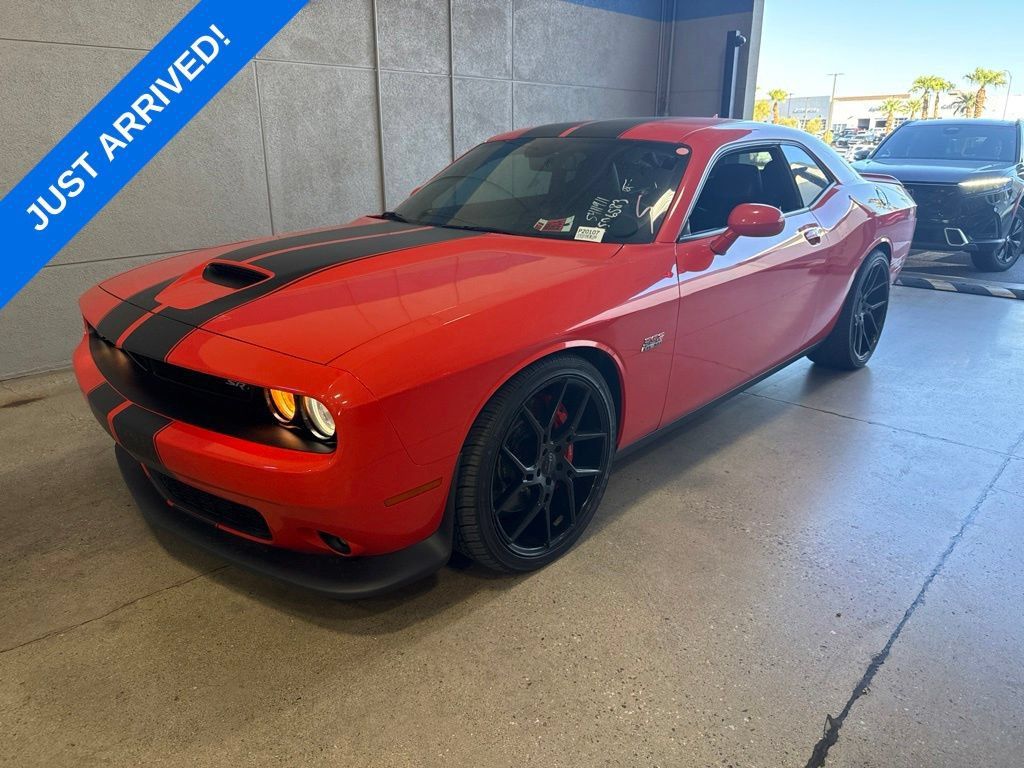 Used 2018 Dodge Challenger SRT RWD image 1
