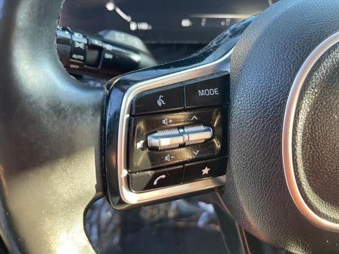 Used 2022 Kia Carnival SX Prestige image 8