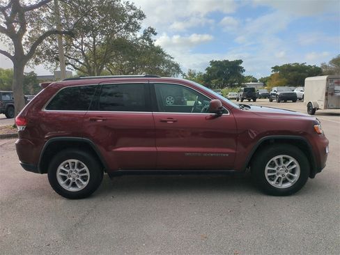 Used 2020 Jeep Grand Cherokee Laredo image 5