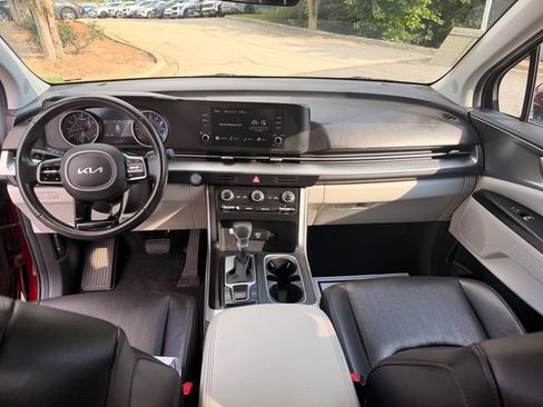 Certified 2023 Kia Carnival LX FWD image 15