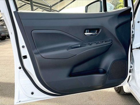 Used 2025 Nissan Versa SV w/ Trunk Package FWD image 13