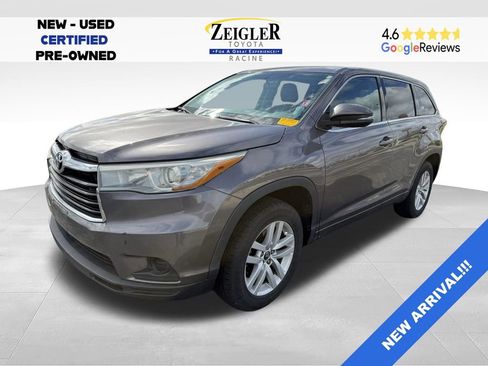 Used 2016 Toyota Highlander LE FWD image 1