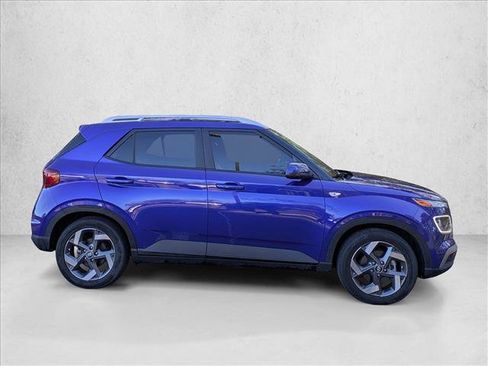 Certified 2023 Hyundai Venue Limited w/ Cargo Package image 4
