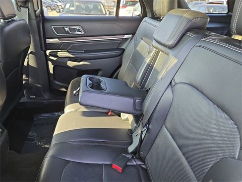 Used 2018 Ford Explorer Limited image 36
