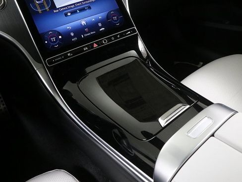 New 2025 Mercedes-Benz C 300 4MATIC Sedan image 20