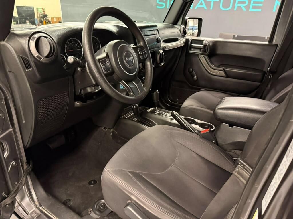 Used 2017 Jeep Wrangler Unlimited Sport AWD/4WD image 8