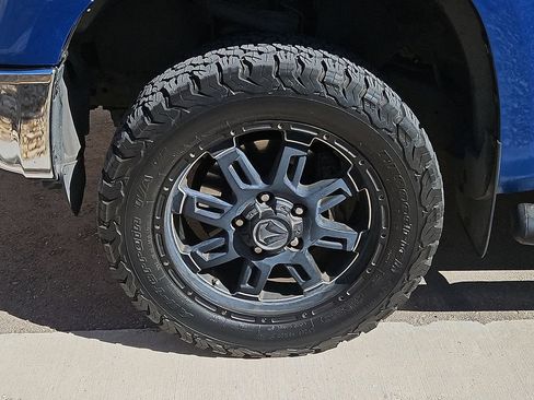 Used 2017 Toyota Tundra SR5 RWD image 5