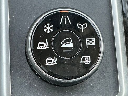 Used 2023 Nissan Pathfinder SL image 16