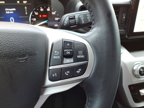 Used 2022 Ford Explorer XLT AWD/4WD image 15
