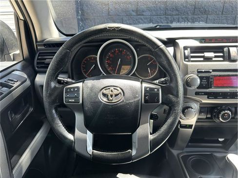 Used 2011 Toyota 4Runner SR5 w/ Premium Pkg w/Leather AWD/4WD image 20
