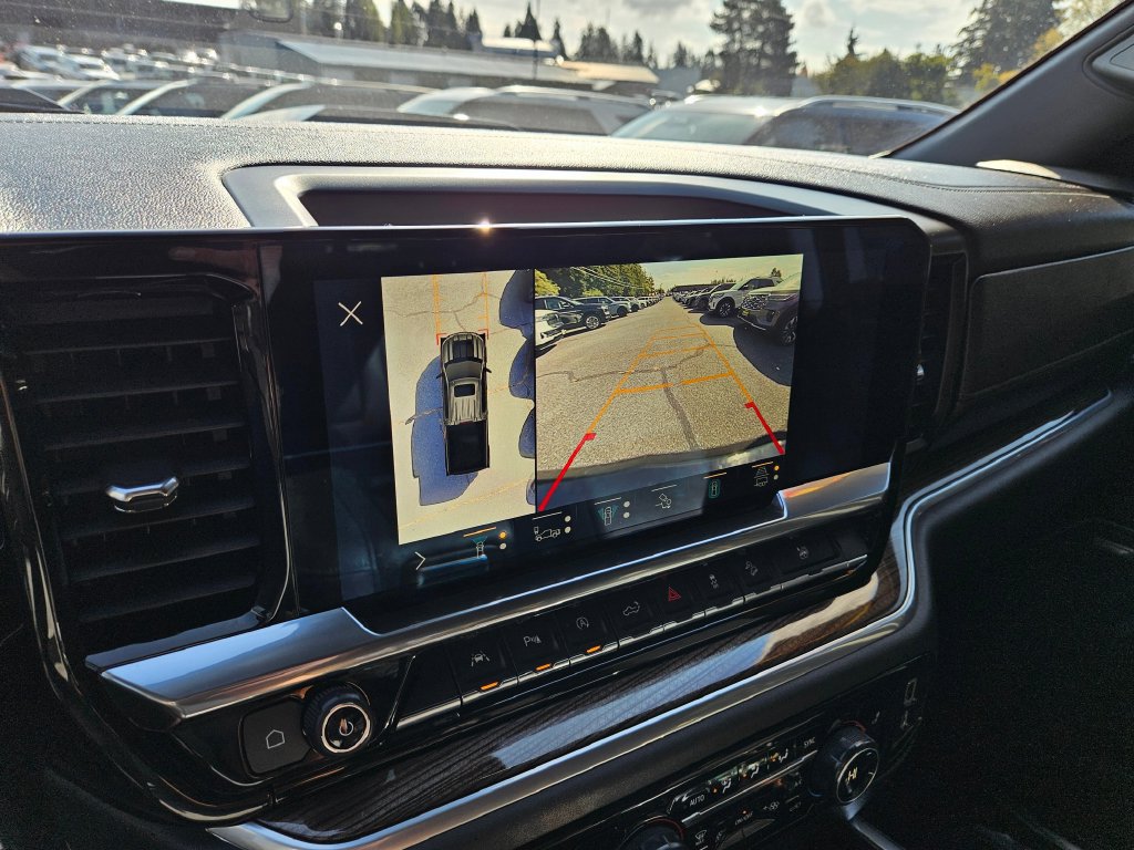Used 2022 Chevrolet Silverado 1500 LT Trail Boss w/ LT Trail Boss Premium Package AWD/4WD image 35
