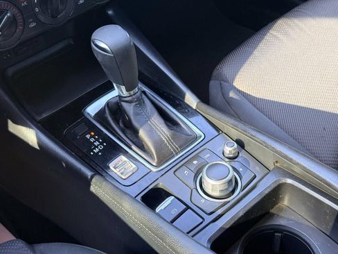 Used 2017 MAZDA MAZDA3 Sport FWD image 41