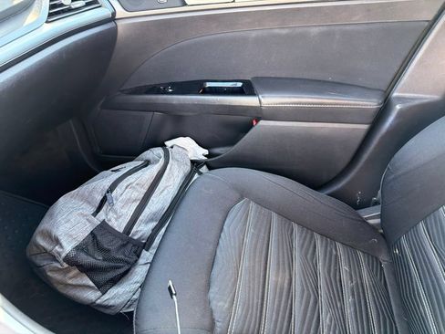 Used 2016 Ford Fusion SE FWD image 16