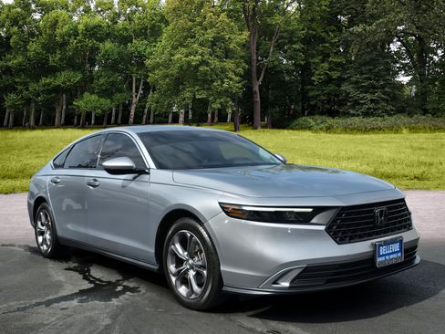 Used 2024 Honda Accord EX image 3