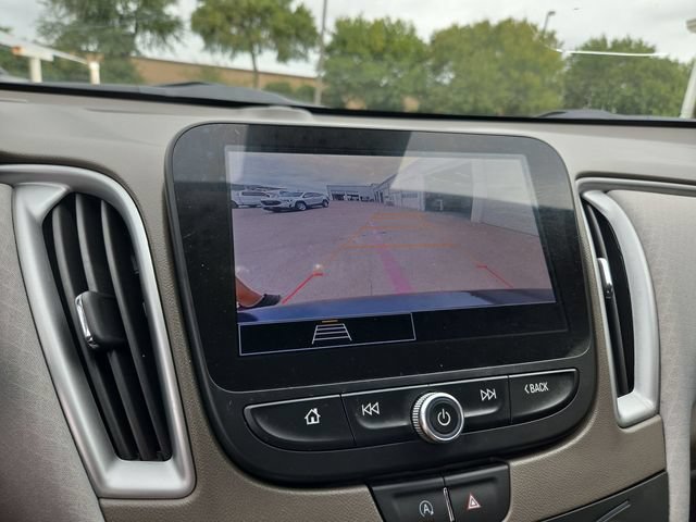 Used 2025 Chevrolet Malibu LT FWD image 14