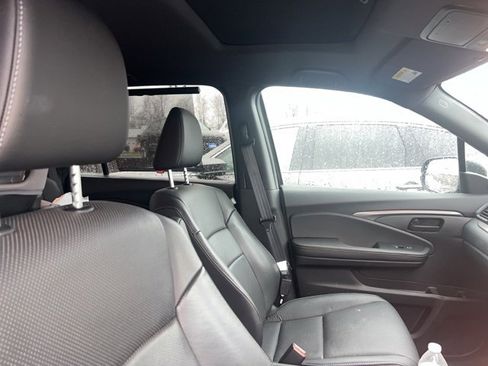 Used 2023 Honda Passport EX-L image 6