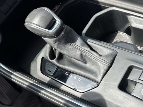 Used 2024 Toyota Grand Highlander XLE FWD image 19