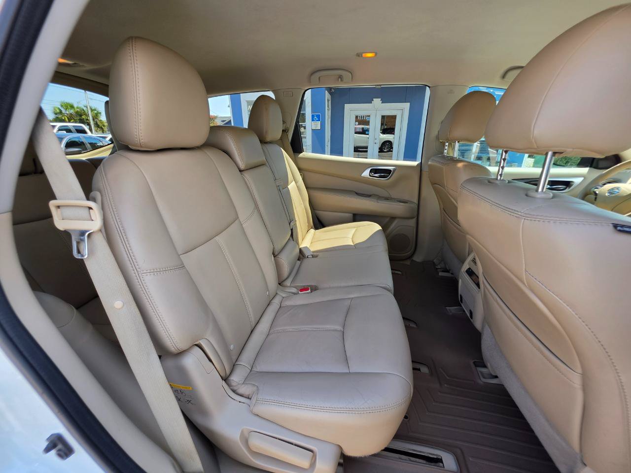 Used 2014 Nissan Pathfinder SL w/ Trailer Tow Package FWD image 15