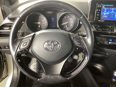 Used 2018 Toyota C-HR XLE image 22